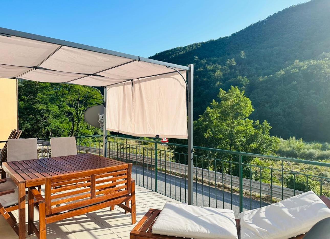 Stain Bridge Apartment San Pietro Vara Екстериор снимка